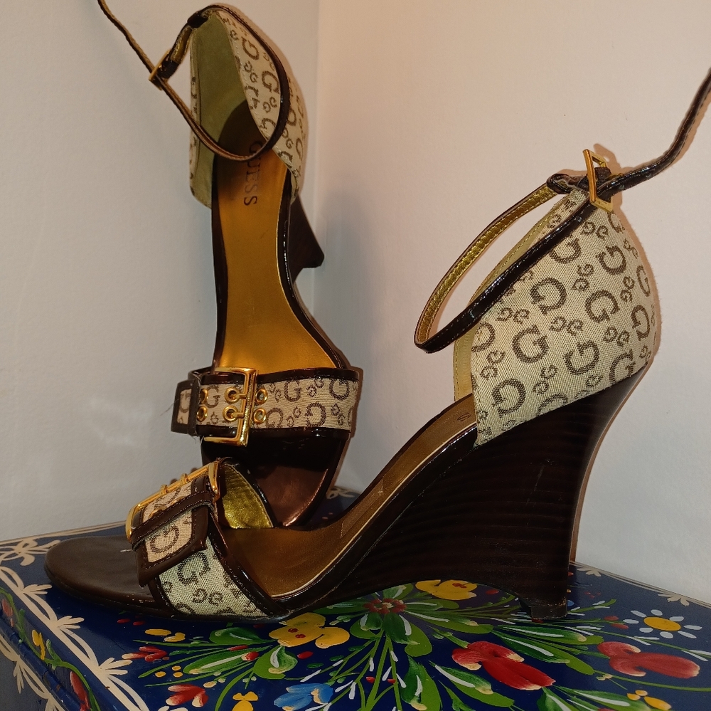 Guess Cream and Brown Textured Slingback Heels